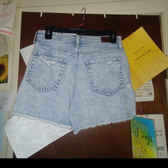 HOLLISTER ultra high rise jean shorts - Picture 4 of 5